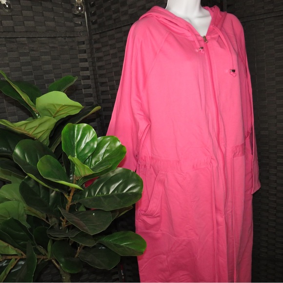 Women's Pink Hooded Robe - Picture 4 of 15